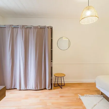 Apartment De Charme Au Centre De Pour 8